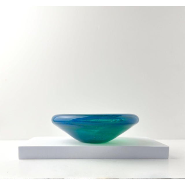 1970s Small Azure Blue and Green Mdina Glass Bowl by Michael Harris, 1970s For Sale - Image 5 of 8