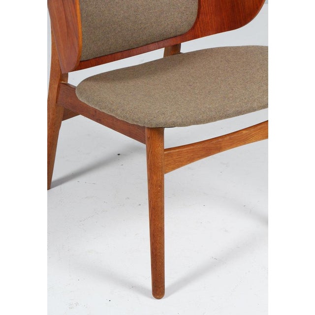 Danish Model 107 Lounge Chair in Oak Frame by Hans Olsen for Bramin, 1960s For Sale - Image 3 of 6