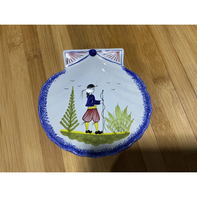1950s Vintage French Hb Henriot Quimper Faience Shell Dish & Matching Massilly Tin Set For Sale - Image 5 of 13