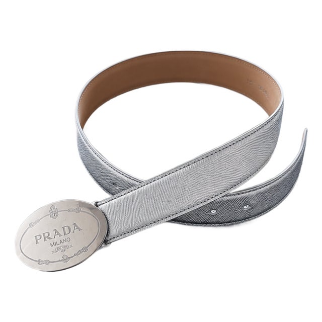Vintage Prada Silver Saffiano Leather Belt - Engraved Oval Buckle, Made in Italy For Sale