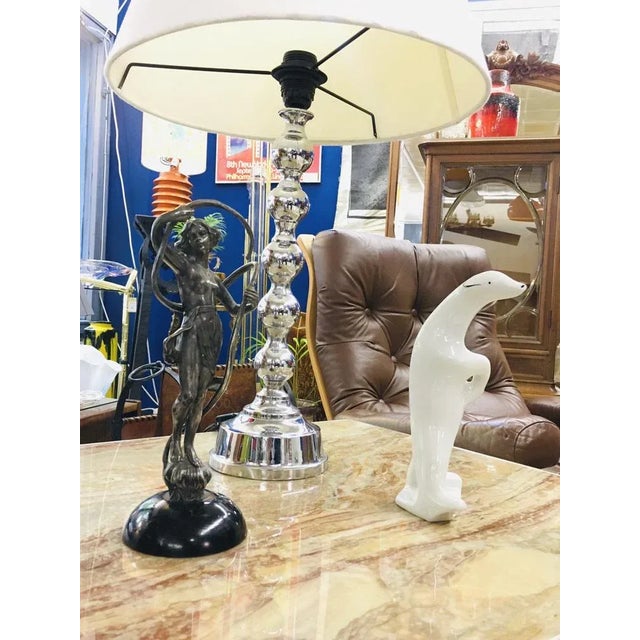 Chromed spherical table lamp 1970s. Vintage lamp excellent decoration, in restored condition. The lamp was rewired and...