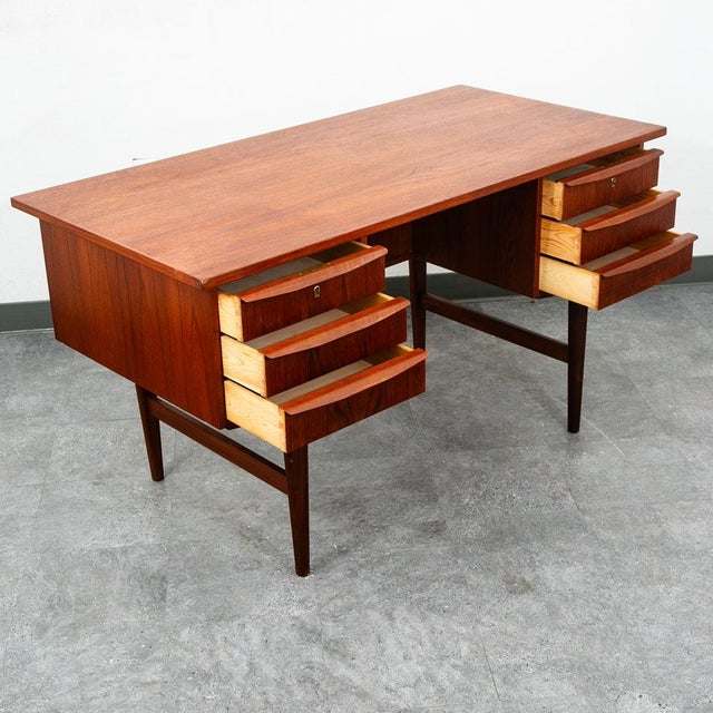 Mid Century Danish Modern Desk Executive Teak 6 Drawer Bookshelf Floating Shelf For Sale In Sacramento - Image 6 of 12