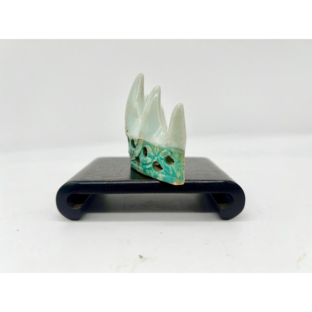 Chinese Chinese Celadon & Green Turquoise Glazed Kangxi Scholar Brush Rest For Sale - Image 3 of 7