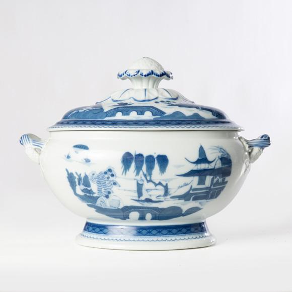 Mottahedeh Historic Charkston Blue Canton Tureen and Underplate For Sale - Image 6 of 11