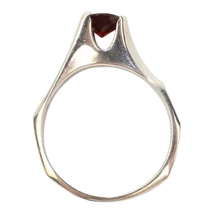 Vintage Signed Wesley Emmons Asymmetric Modernist Sterling Silver & Garnet Cocktail Ring Size 8