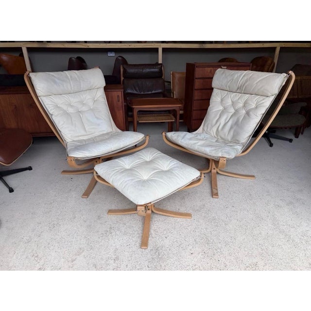 Mid-Century Falcon Lounge Chairs and Ottoman by Sigurd Ressell for Vatne Mobel, Norway, Set of 3 For Sale - Image 15 of 18