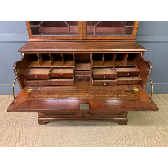 Brown George III Bookcase in Mahogany, 1800 For Sale - Image 8 of 18