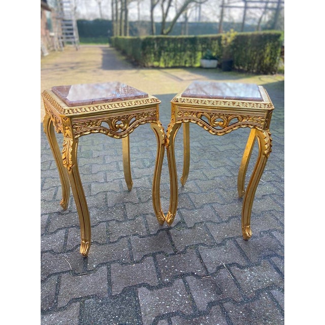 1990s French Louis XVI Gold Pink Marble Side Tables Pair For Sale - Image 9 of 17