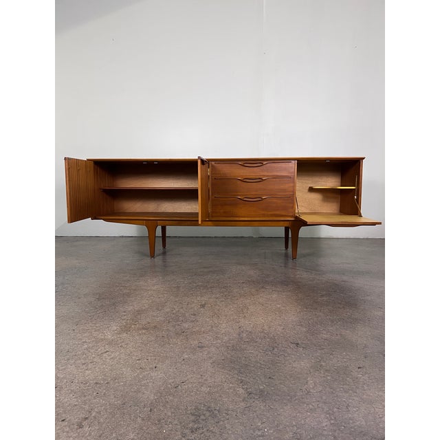 Brown 1960s Mid Century Modern Teak Credenza Bar by Jentique United Kingdom, Attributed For Sale - Image 8 of 9