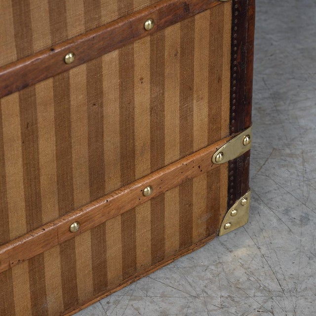 Antique French Courier Trunk in Striped Canvas from Louis Vuitton, 1885 For Sale - Image 6 of 18