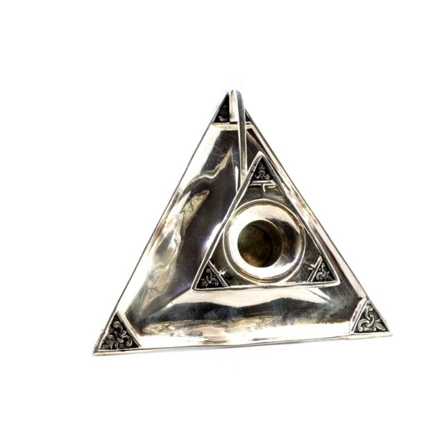 Triangular Shaped Silver Paddle with Fleur-De-Lis Reliefs For Sale - Image 4 of 8