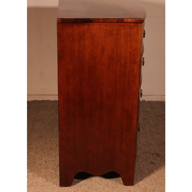 Bombé Chest of Drawers in Mahogany, 1800s For Sale - Image 10 of 11