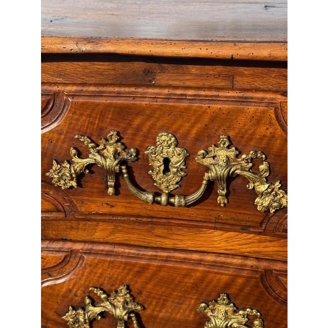 18th Century French Louis XV Solid Walnut Chest of Drawer / Commodes For Sale - Image 12 of 18
