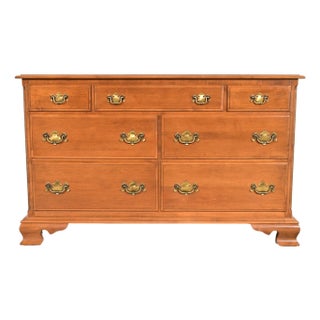 Ethan Allen American Colonial Solid Maple Seven-Drawer Dresser, Circa 1970s For Sale