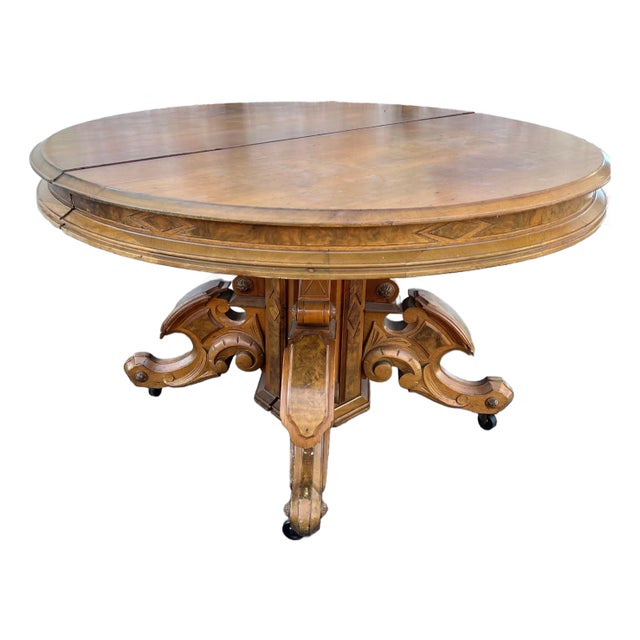 Italian Regency Walnut Round Extension Dining Table ( 4 Leaves )( 18th-Early 19th Century) For Sale