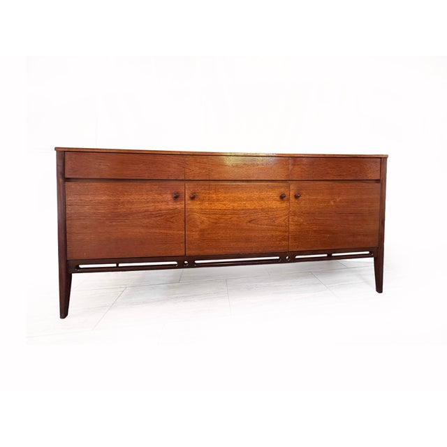 1970s Mid-Century Walnut and Teak Sideboard, 1960s For Sale - Image 5 of 16