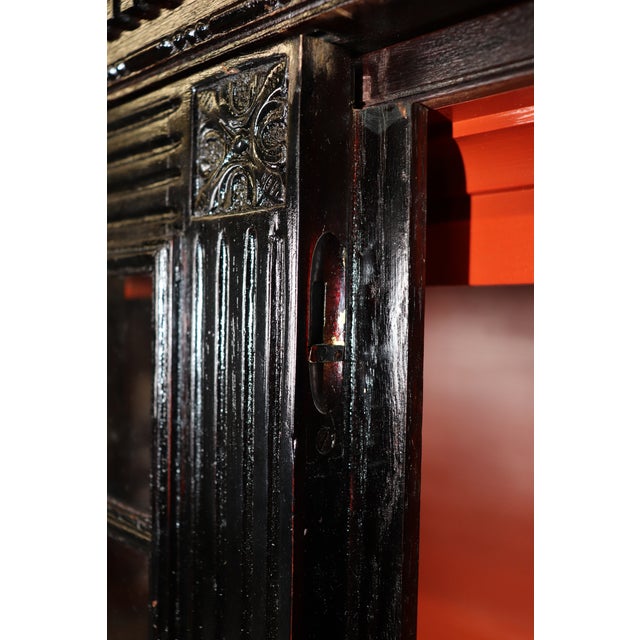 Chinese Dragon Carved 1900's English Chinese Chippendale Style English Mahogany Vitrine For Sale - Image 3 of 11