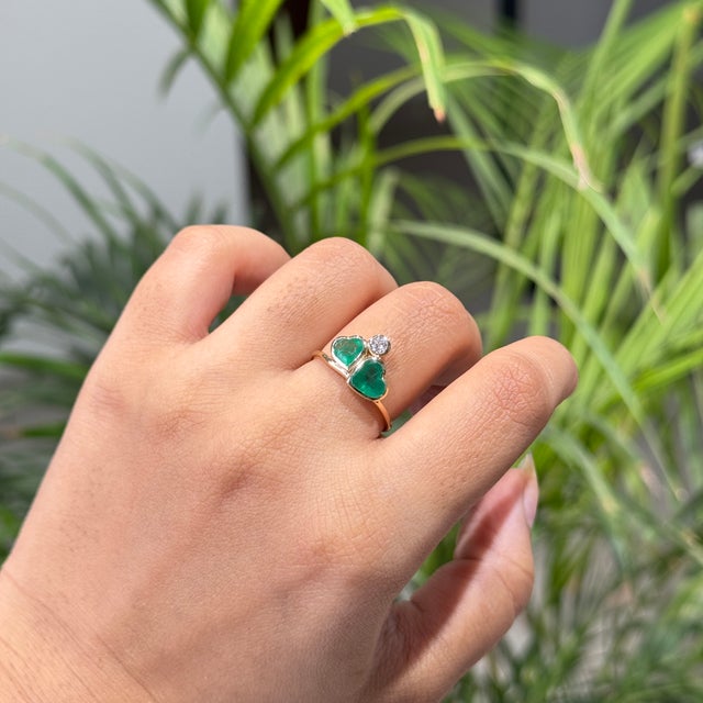 1.34ct Natural Heart Emerald & Diamond Proposal Ring in 14k Yellow Gold Size 4 For Sale In New York - Image 6 of 18