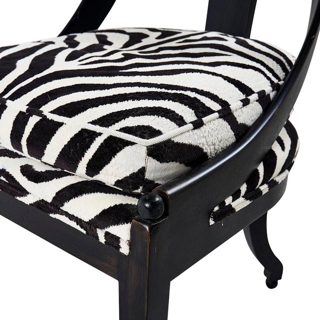 Mid-Century Ebonized Vintage Spoon Chair Upholstered in Schumacher Fabric For Sale In New York - Image 6 of 10
