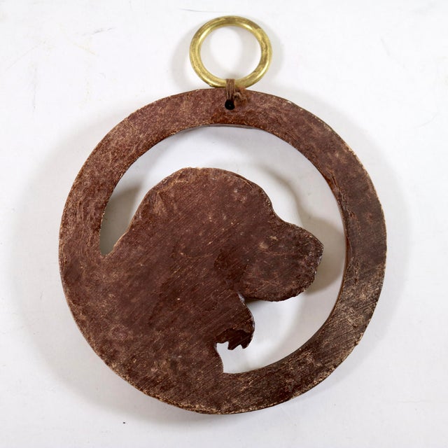 Golden Retriever Circular Dog Plaque Attributed to Syroco For Sale In Cincinnati - Image 6 of 7