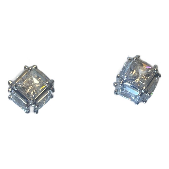 Cube Diamondness Stud For Sale