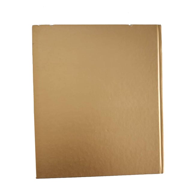 Assouline 1991 1st Edition Art Photography Book, "Annie Leibovitz: Photographs 1970-1990", With Foreword by Ingrid Sischy For Sale - Image 4 of 11