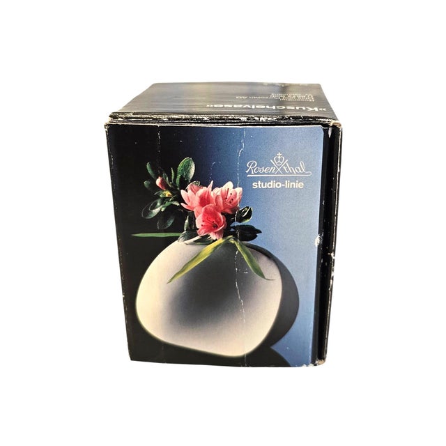 White 1980s Rosenthal Studio-Linie White Porcelain "Kuschelvase" by Uta Feyl For Sale - Image 8 of 12