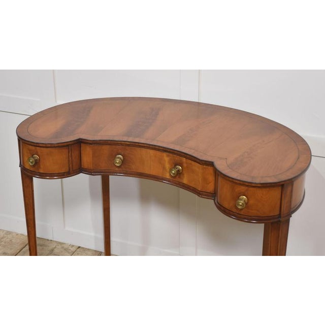Kidney-Shaped Lady's Dressing Table in Mahogany, 1890s For Sale - Image 6 of 10