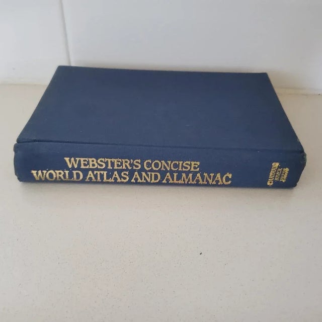 Webster' s Concise World Atlas, vibrant color 1981 edition. Convenient handheld size hardcover book with colorful...