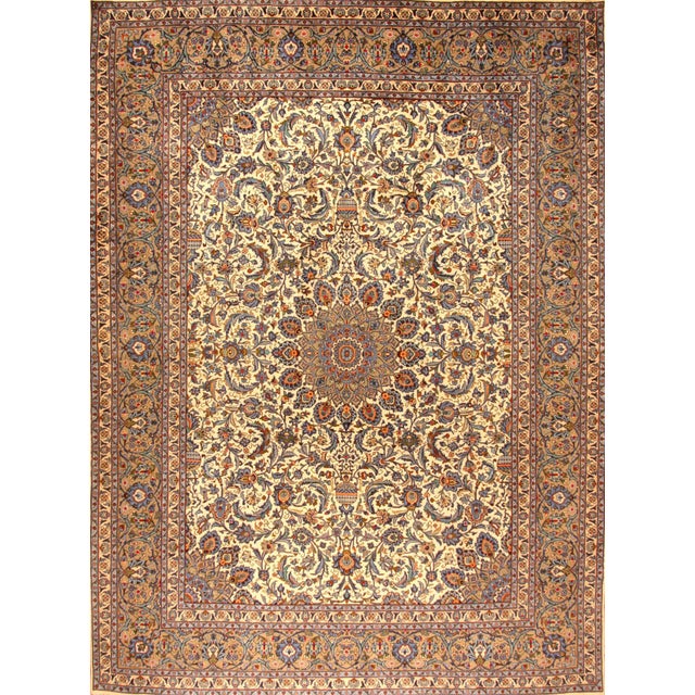 Middle Eastern Rug in Wool For Sale