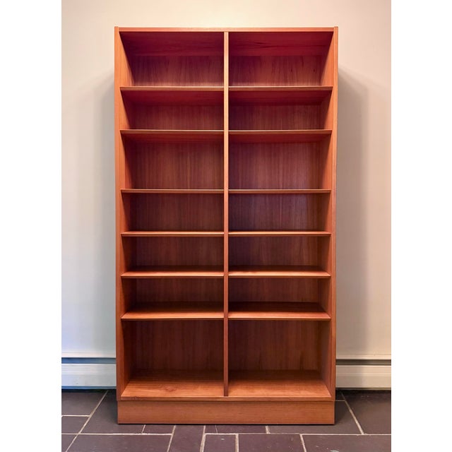 Mid Century Danish Modern Tall Double Bookcase by Hundevad For Sale In New York - Image 6 of 12