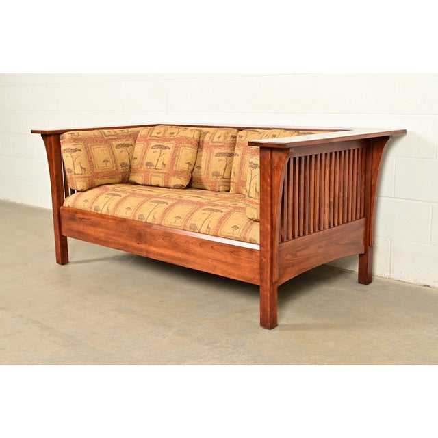 Stickley Mission Arts and Crafts Cherry Wood Prairie Spindle Settle Sofa For Sale - Image 15 of 15