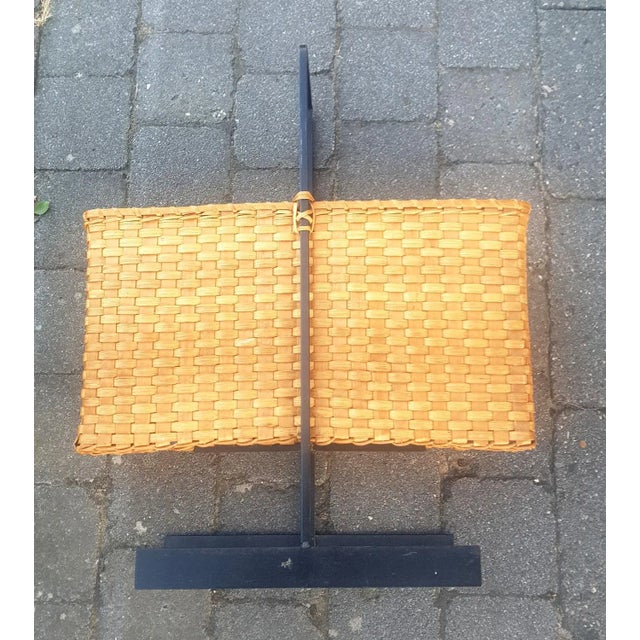 with handle 60cm high. Without handle 40cm.