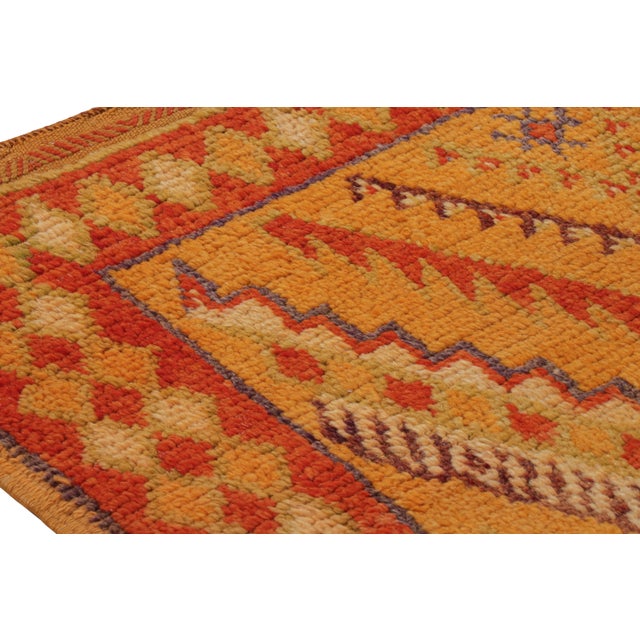 1950s Mid-Century Berber Rug Gold Diamond Pattern Moroccan Rug For Sale In New York - Image 6 of 8