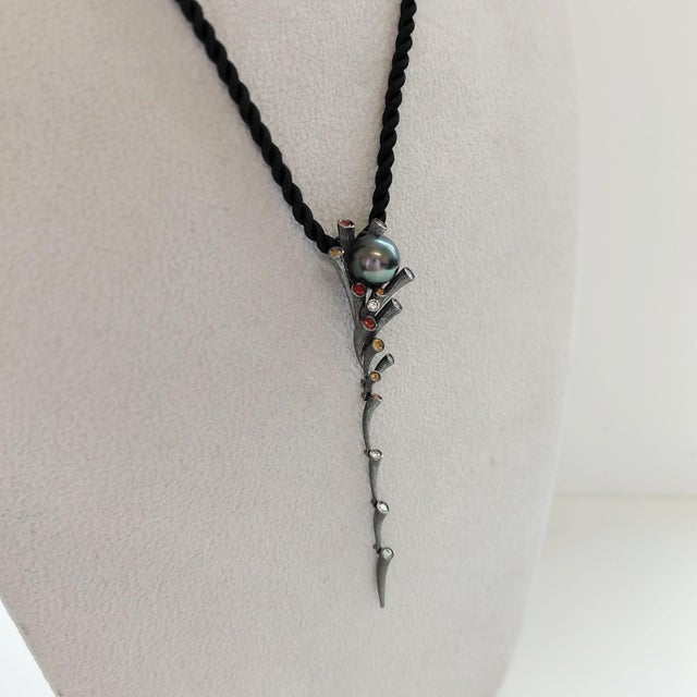 2020s Tahitian Pearl Pendant Cord Necklace With Gem-Set Textured Flutes in Black Rhodium 18ct Gold For Sale - Image 5 of 6