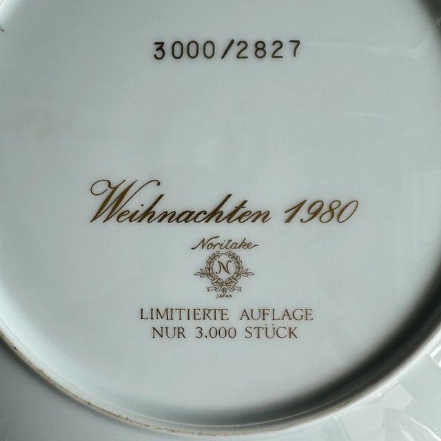 Vintage Collection Christmas Plate, 1980s For Sale - Image 4 of 5