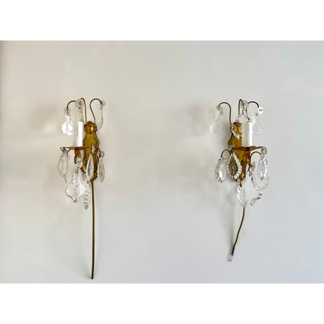 Metal Vintage French Brass and Crystal Glass Floral Wall Sconces in the style of Maison Baguès, 1940s, Set of 2 For Sale - Image 7 of 17