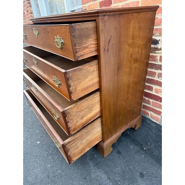 Wood Antique Chippendale Style Hand Cut Dovetailed Top 4 Drawer Bachelor Chest. For Sale - Image 7 of 18