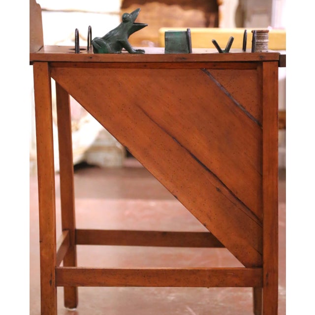 Early 20th Century French ‘La Grenouille’ Coin Toss Game With 11 Iron Pucks For Sale - Image 11 of 14