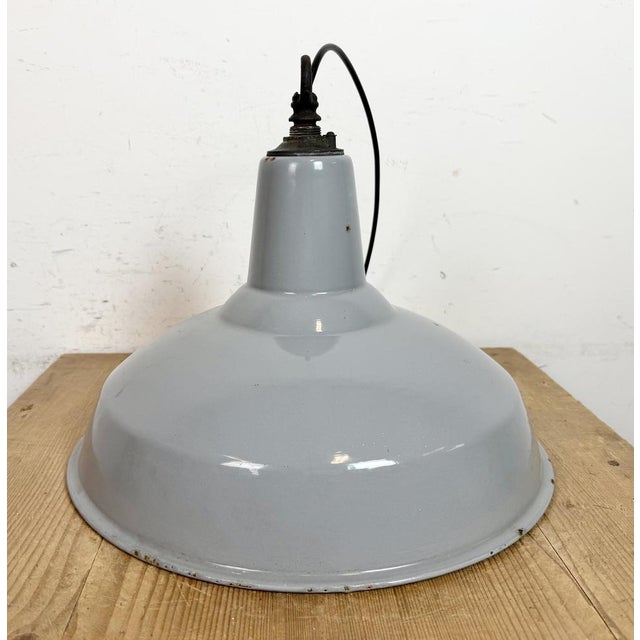 Industrial British Grey Enamel Factory Pendant Lamp from Benjamin Electric Manufacturing Company, 1960s For Sale - Image 11 of 17