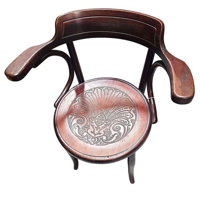 Wood Antique Art Nouveau Bent Oak Desk Chair W/ Carved Shell Motif Seat by Fischel For Sale - Image 7 of 8