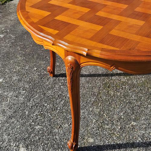 French Extendable Marqueterie Dining Table in Cherry, 1980s For Sale - Image 6 of 18