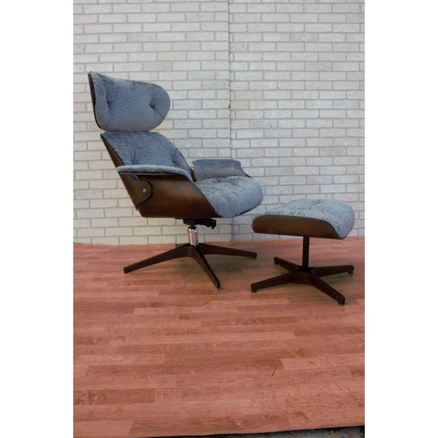 Mid Century Modern George Mulhauser for Plycraft Mr. Chair & Ottoman Newly Reupholstered in a High End Gray Boucle - 2...