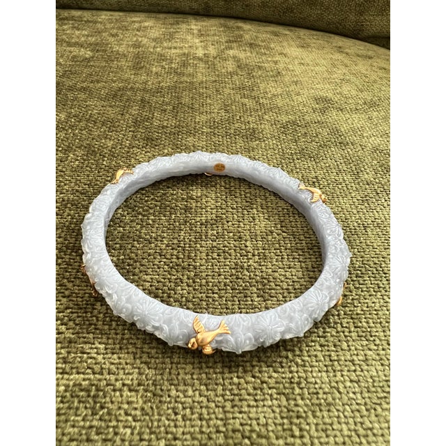 Early 21st Century Miriam Salat Flower Pattern Art Nou Bird Bangles In Resin & 18 K Gold, Silver For Sale - Image 5 of 18