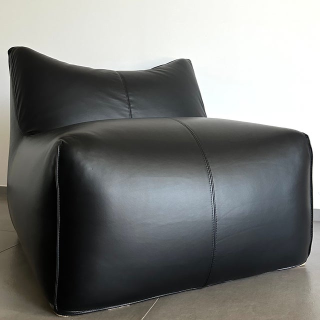 Le Bambole Chair by Mario Bellini for B&B Italia, 1972, in Flawless conditions. Designed 1970 to 1979 I have official...