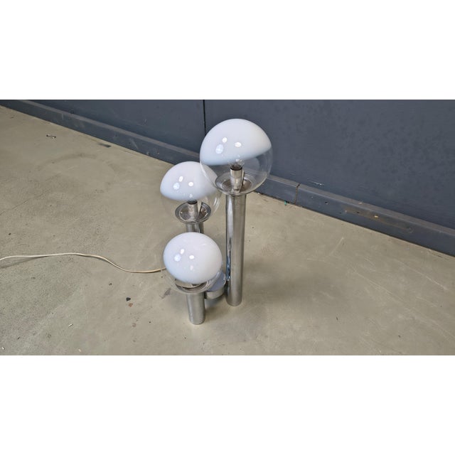Vintage murano glass globe table lamp by Mazzega. Beautiful partially frosted hand made globes emit a gorgeous diffuse...