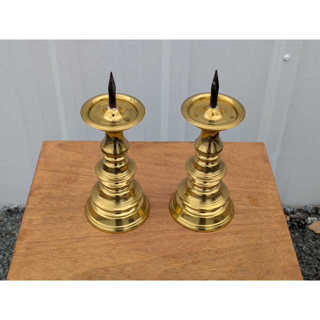Virginia Metalcrafters Vintage Virginia Metalcrafters Large Solid Brass Candle Holders - A Pair For Sale - Image 4 of 7