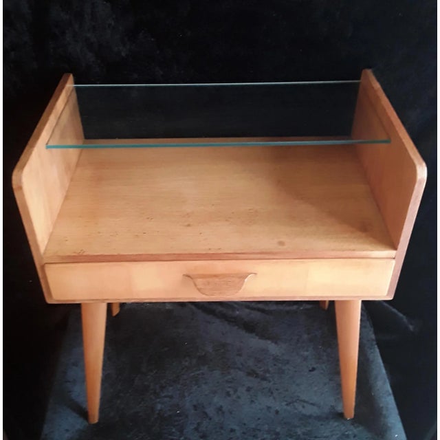 Mid-Century Modern Vintage German Console in Light Walnut with Glass Shelf, 1960s For Sale - Image 3 of 10