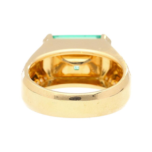 Metal Agl Cert 5.21 Carat Colombian Emerald East-West 18k Gold Unisex Ring, Size 7.5 For Sale - Image 7 of 8
