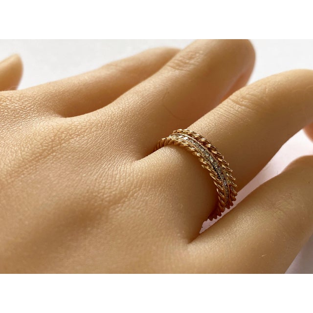 Introducing our exquisite piece of jewelry - the Eighteen Karat Rose Gold Diamond, G VS quality, weighing 0.50 Carat...